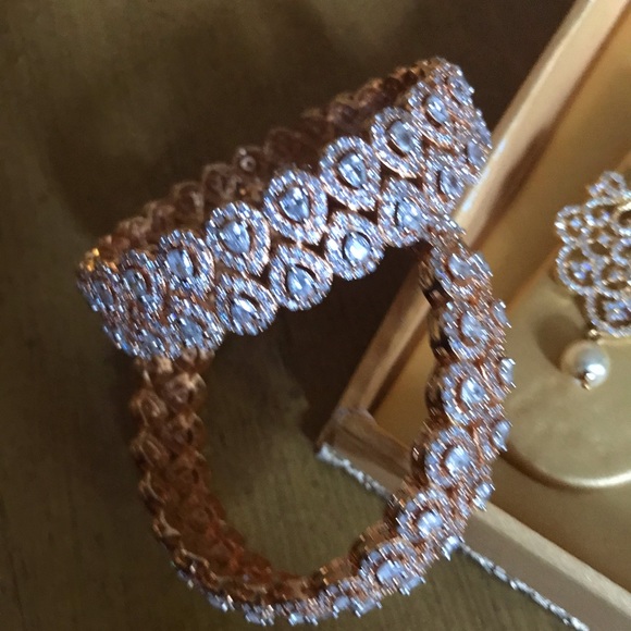 India Fashion Bracelets Bizintene style rhinestone tear drop setting - Picture 2 of 3